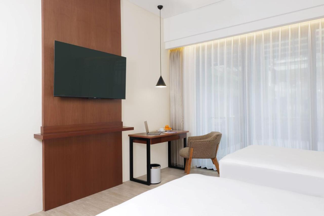 Fox Harris Hotel & Convention Banjarnegara Екстериор снимка