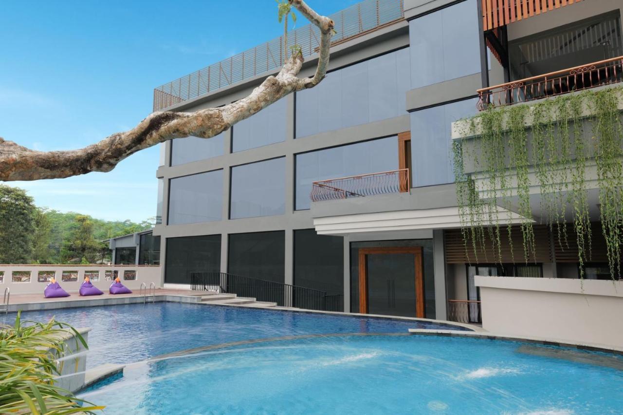 Fox Harris Hotel & Convention Banjarnegara Екстериор снимка